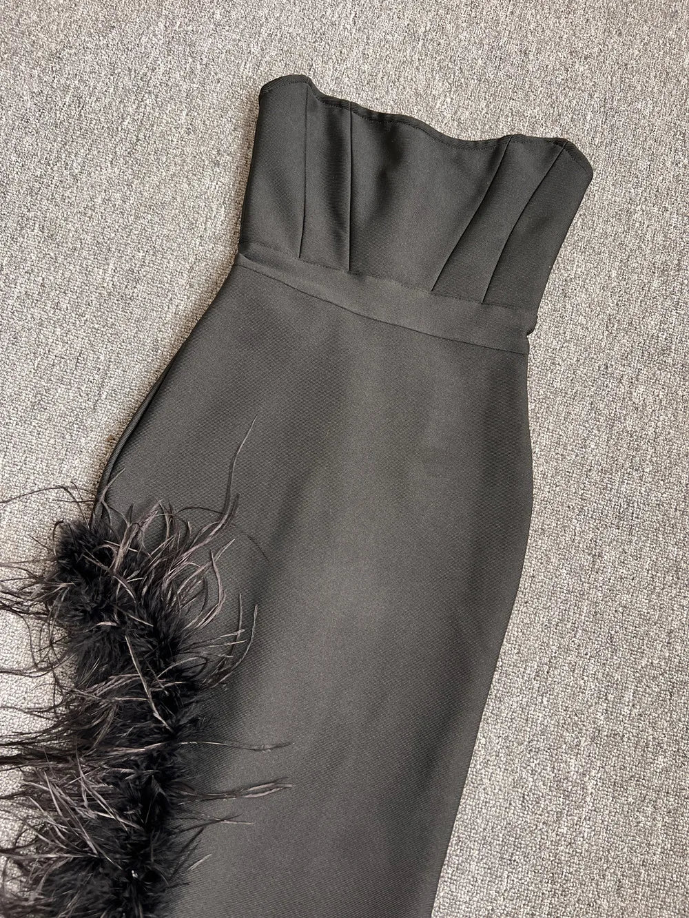 New Women Sexy Strapless Black White Feather Midi Bandage Dress 2026 Split Knitted Elegant Evening Bodycon Party Dress