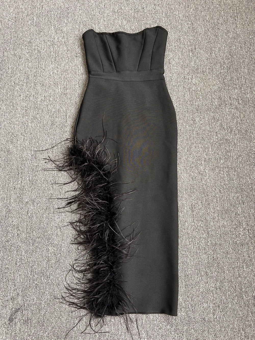 New Women Sexy Strapless Black White Feather Midi Bandage Dress 2026 Split Knitted Elegant Evening Bodycon Party Dress